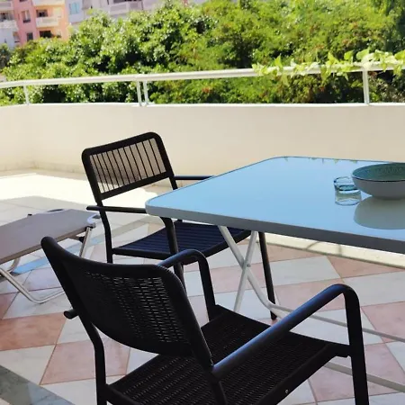 Comfortable And Spacious Opposite A Park In Chania With Parking * Chania (Crete)