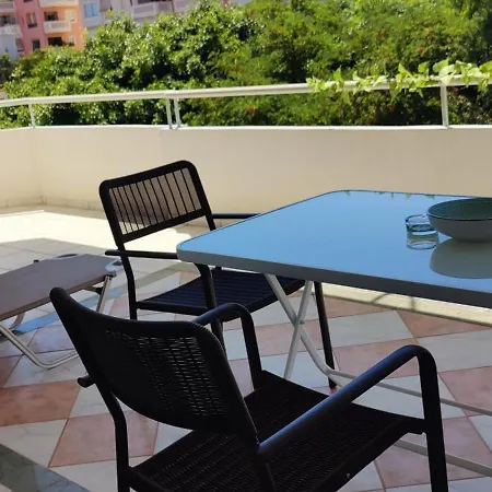 Comfortable And Spacious Opposite A Park In Chania With Parking