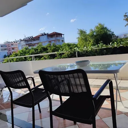 Comfortable And Spacious Opposite A Park In Chania With Parking *