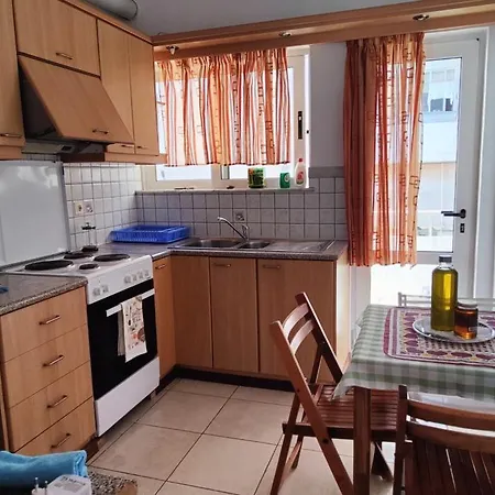 Apartment Comfortable And Spacious Opposite A Park In Chania With Parking *