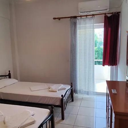 Comfortable And Spacious Opposite A Park In Chania With Parking Apartment *
