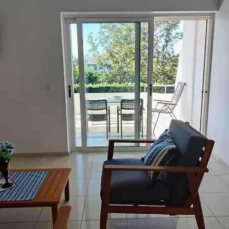 Comfortable And Spacious Opposite A Park In Chania With Parking *