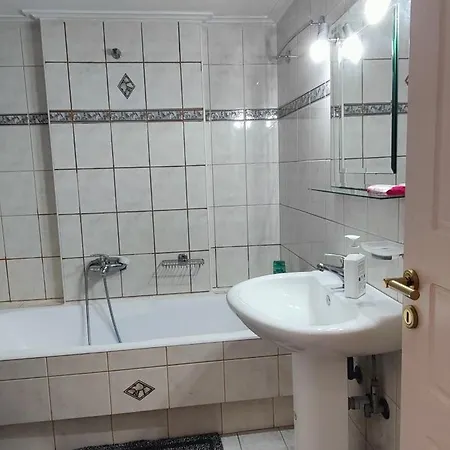 Apartment Comfortable And Spacious Opposite A Park In Chania With Parking